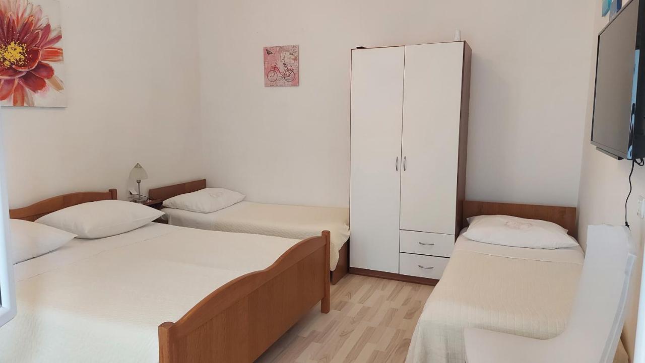 Apartment Jerolima Дуги-Рат Экстерьер фото