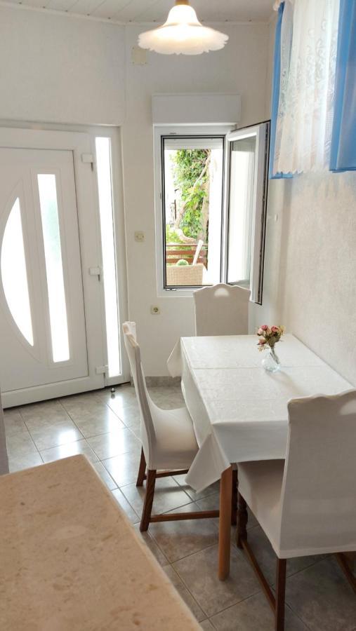 Apartment Jerolima Дуги-Рат Экстерьер фото